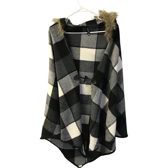 Torrid Womens S/M Black White Poncho Knit Plaid Hooded Polyester Faux Fur - Picture 1 of 9